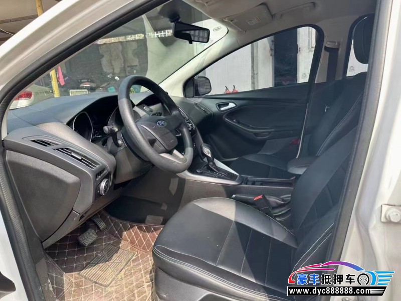 17年福特福克斯轿车抵押车出售