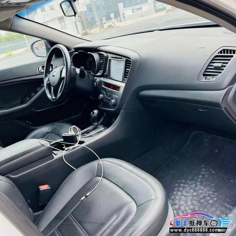 13年起亚K5轿车抵押车出售