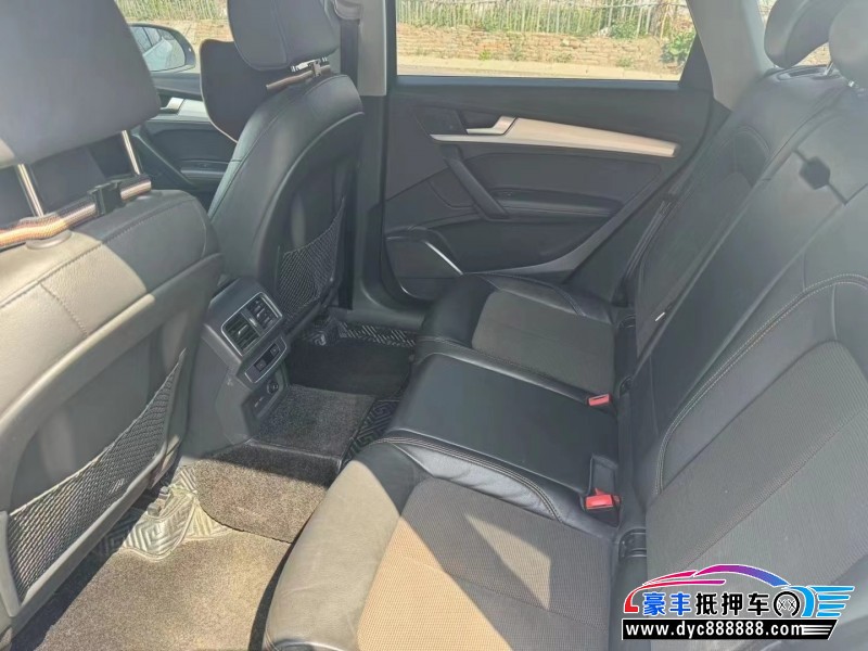 19年奥迪Q5轿车抵押车出售