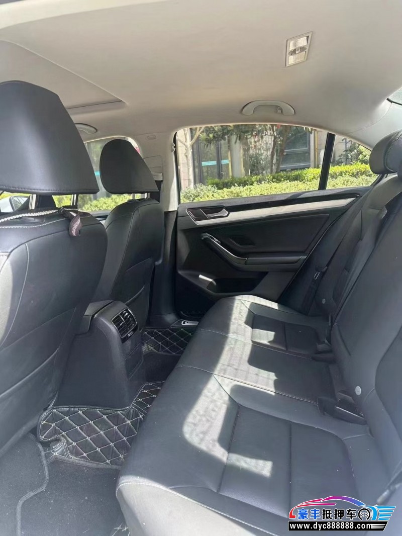 18年大众速腾轿车抵押车出售