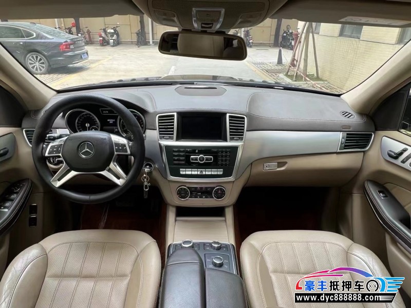 14年奔驰GL轿车抵押车出售