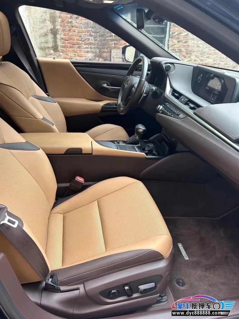 21年雷克萨斯ES轿车抵押车出售