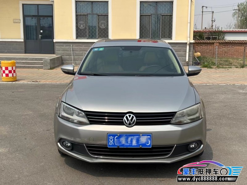 14年大众速腾轿车抵押车出售