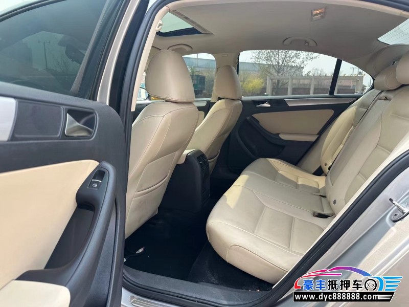 14年大众速腾轿车抵押车出售