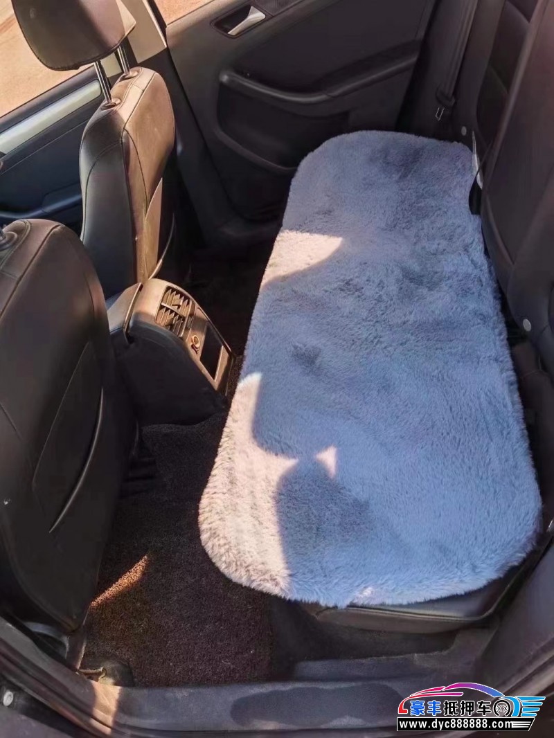 15年大众速腾轿车抵押车出售