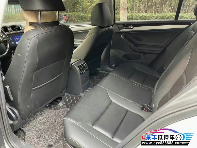 19年大众速腾轿车抵押车出售