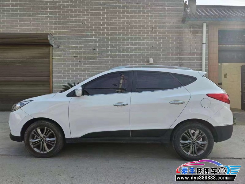 18年现代ix35轿车抵押车出售