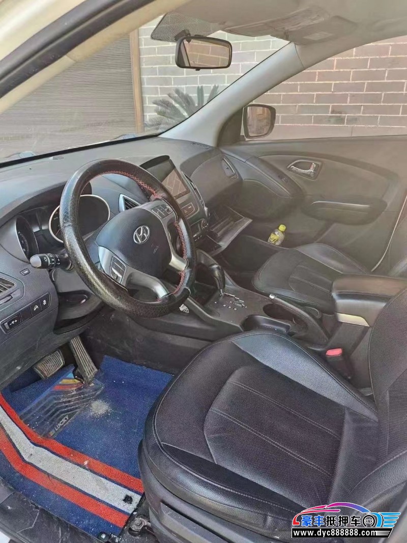 18年现代ix35轿车抵押车出售