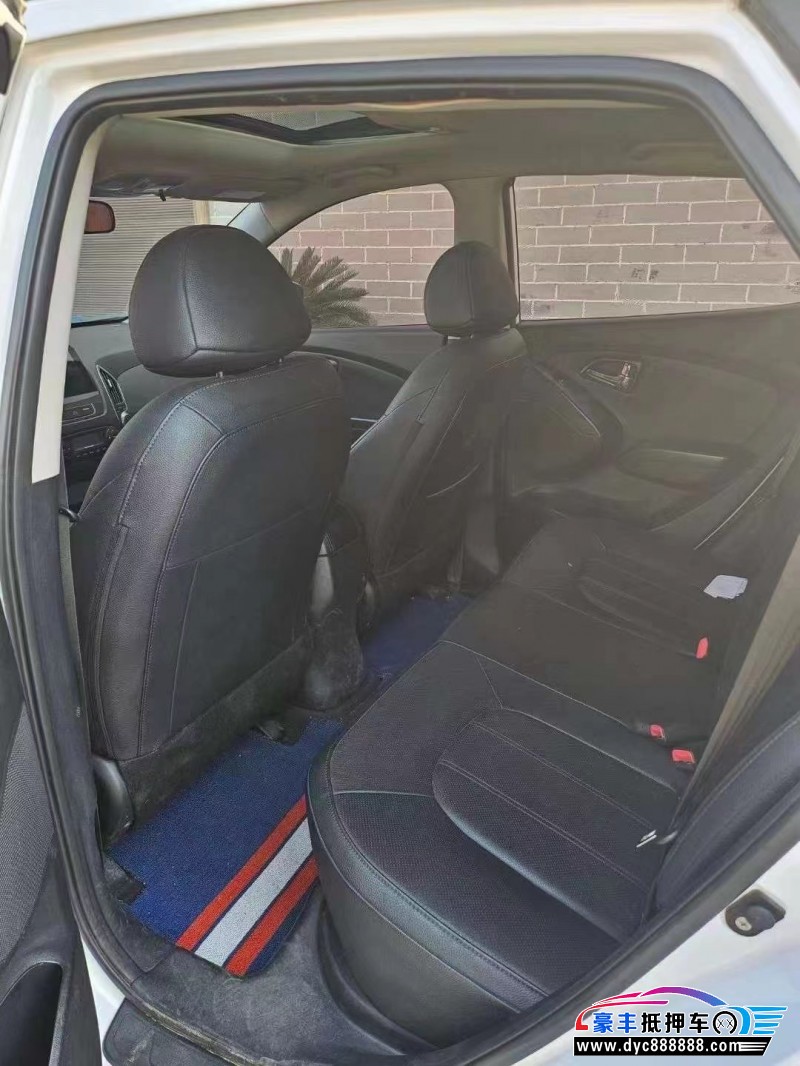 18年现代ix35轿车抵押车出售