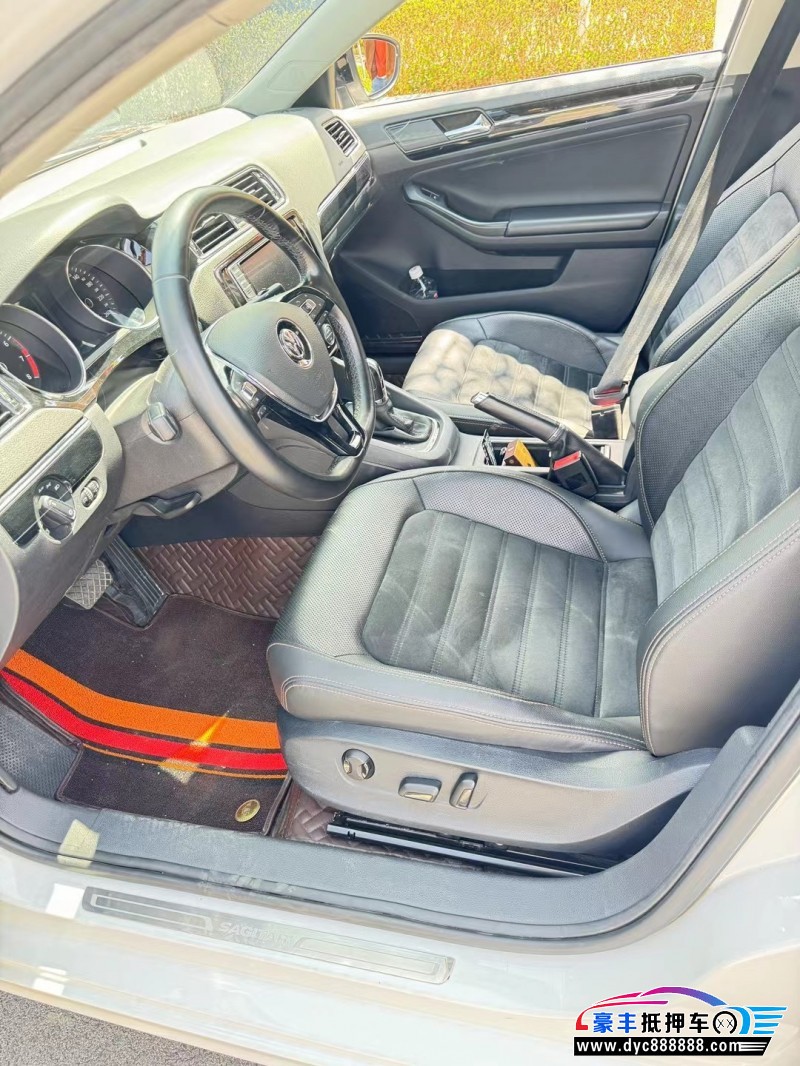 18年大众速腾轿车抵押车出售