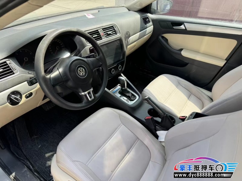 13年大众速腾轿车抵押车出售