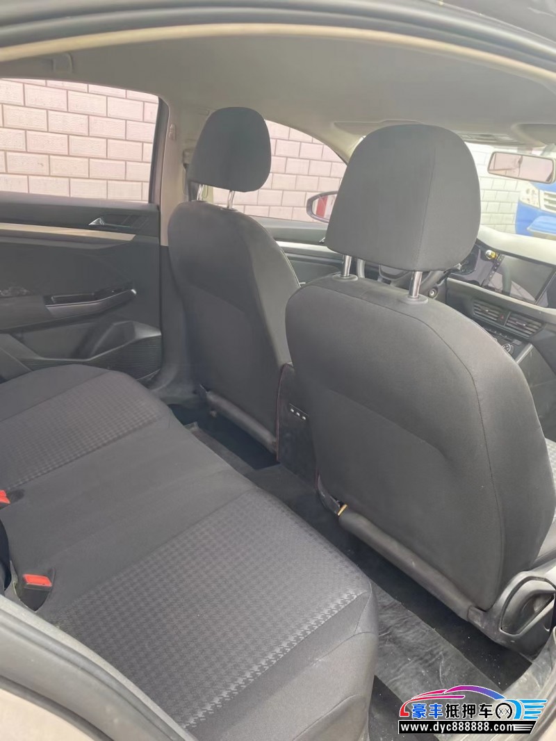 19年大众宝来轿车抵押车出售