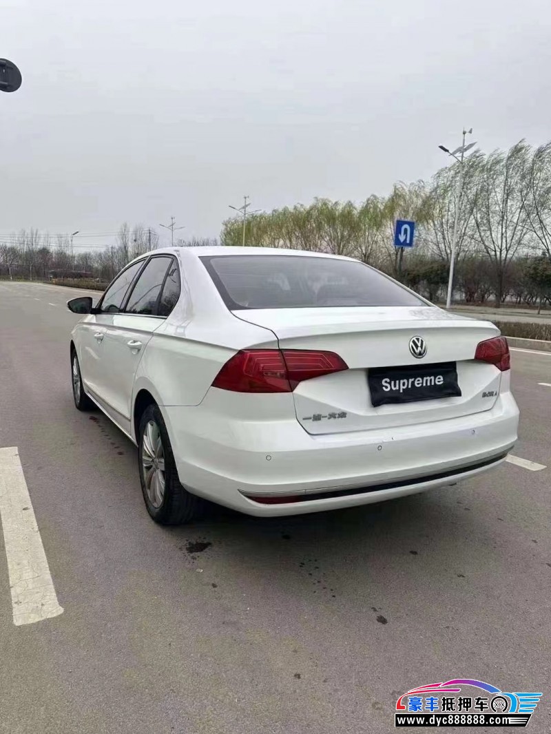 17年大众宝来轿车抵押车出售