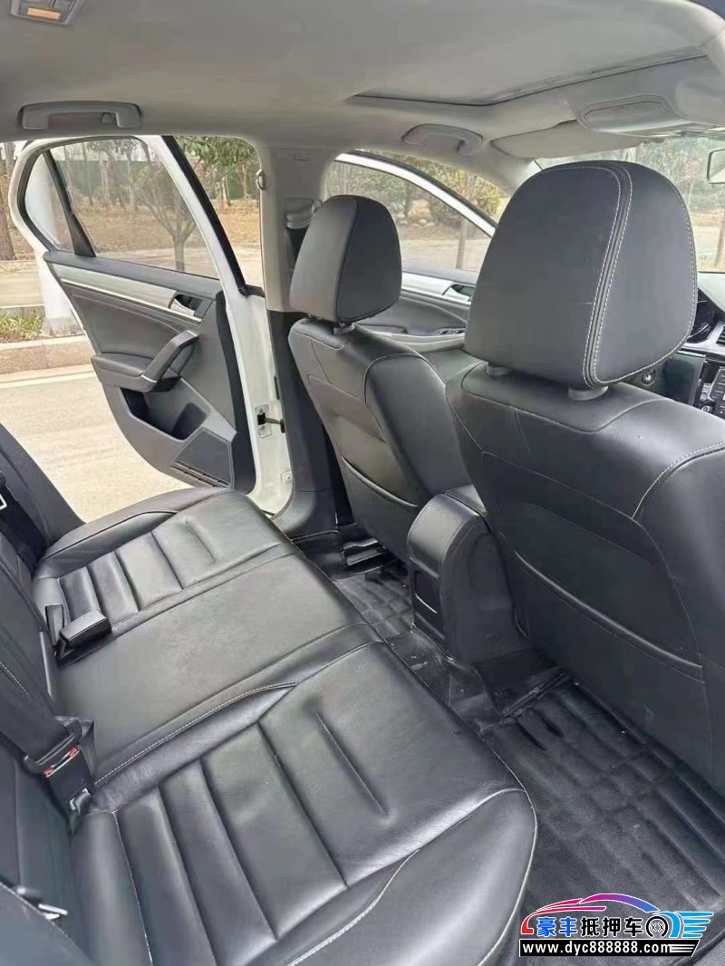 17年大众宝来轿车抵押车出售