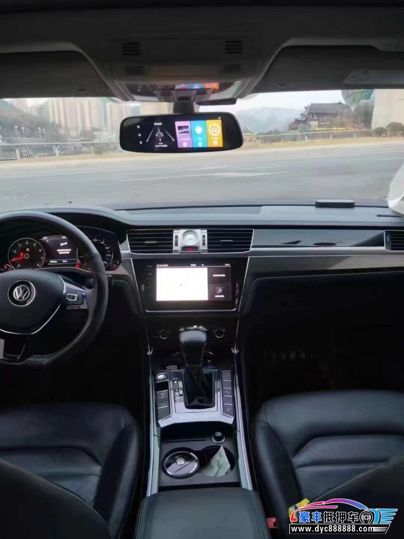 18年大众辉昂轿车抵押车出售