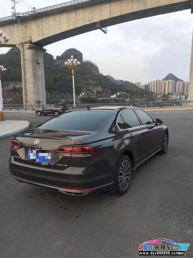 18年大众辉昂轿车抵押车出售