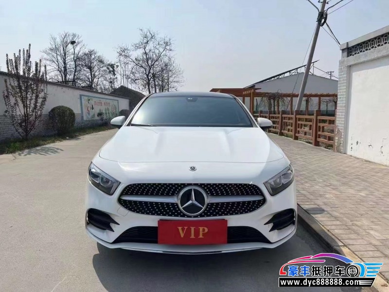 21年奔驰A轿车抵押车出售