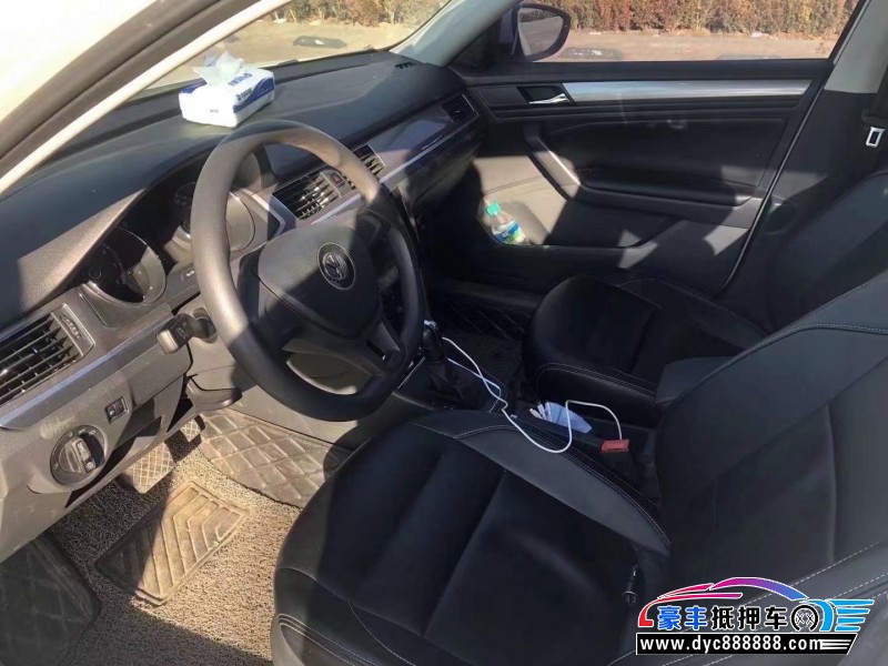 17年大众宝来轿车抵押车出售