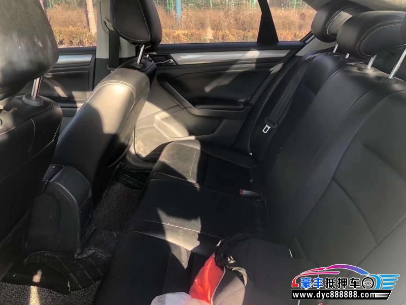 17年大众宝来轿车抵押车出售