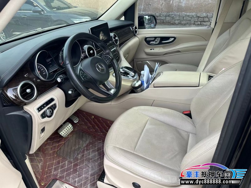 17年奔驰V轿车抵押车出售