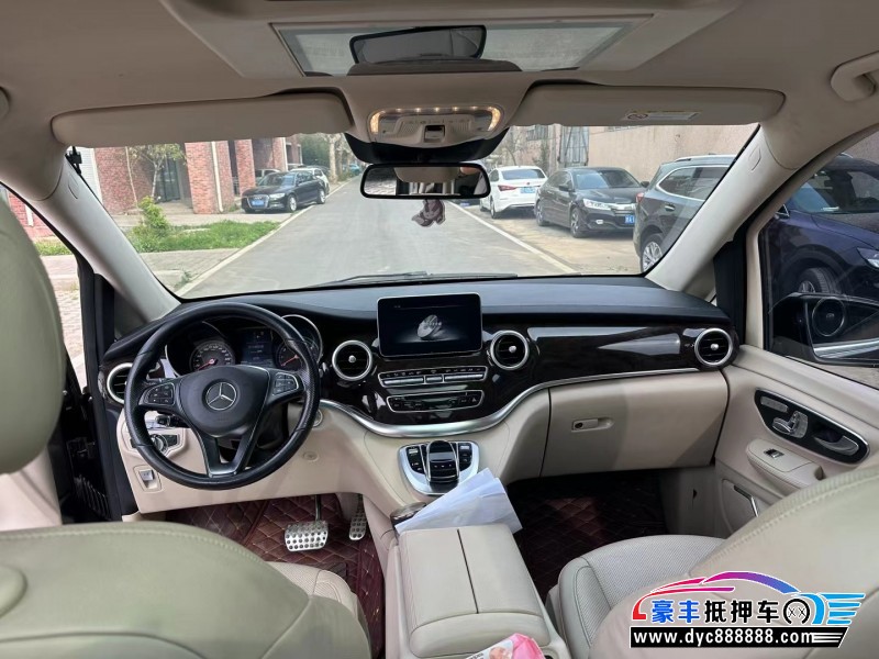 17年奔驰V轿车抵押车出售