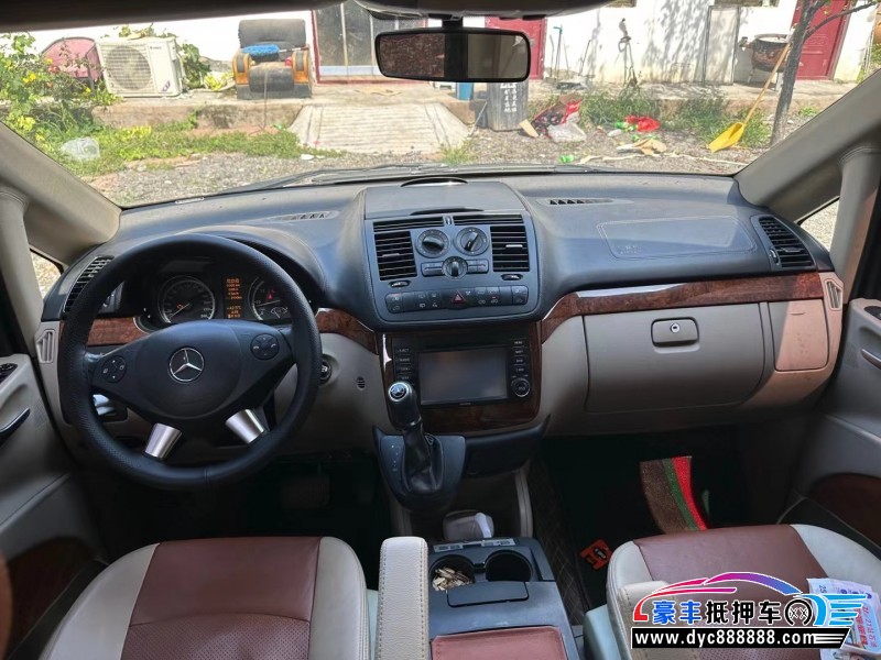 14年奔驰唯雅诺轿车抵押车出售