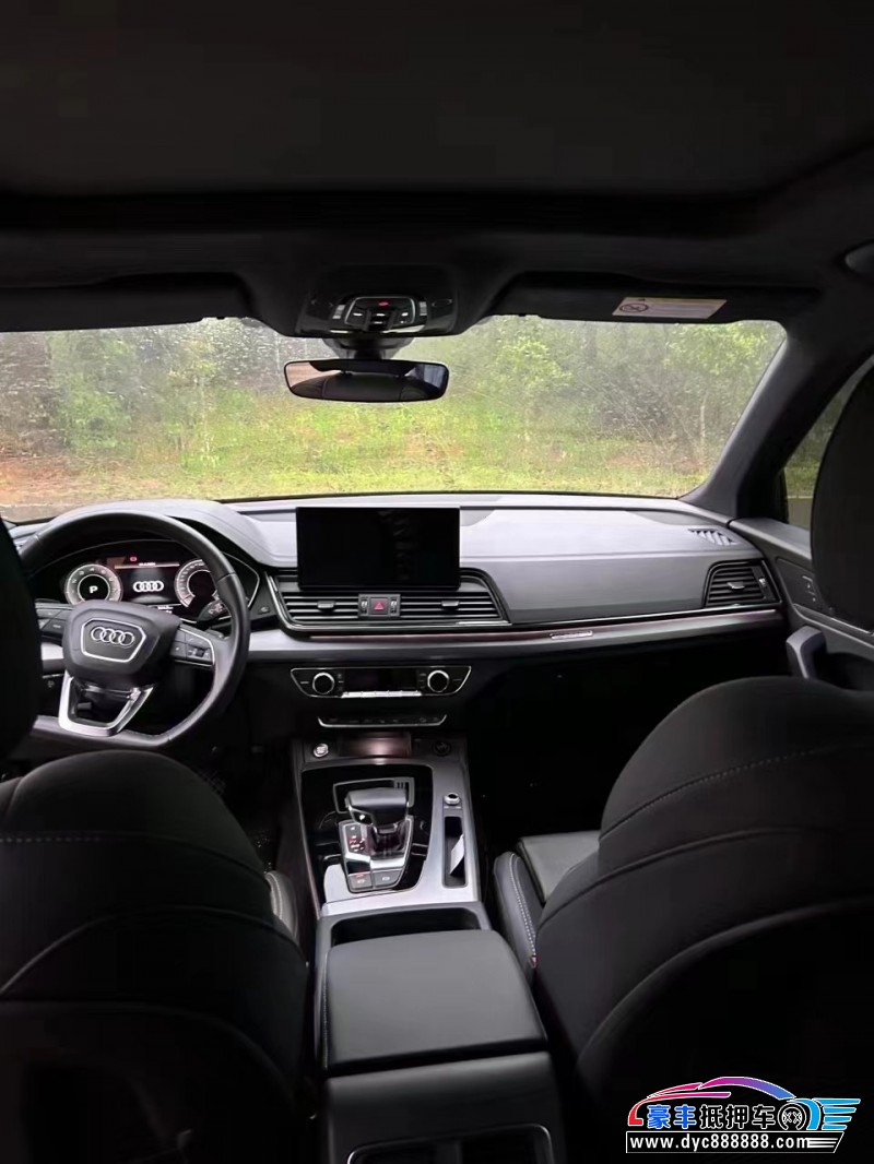 22年奥迪Q5轿车抵押车出售