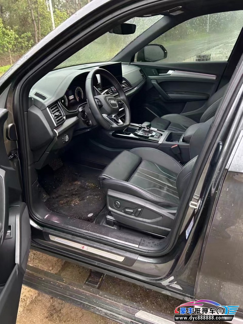 22年奥迪Q5轿车抵押车出售