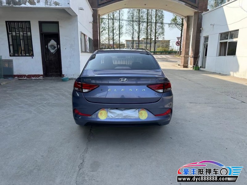 21年现代悦动轿车抵押车出售