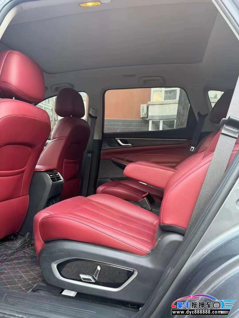 23年东风风光580轿车抵押车出售