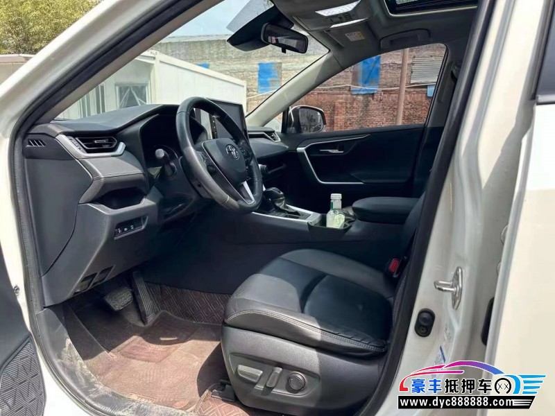 20年丰田RAV4荣放轿车抵押车出售