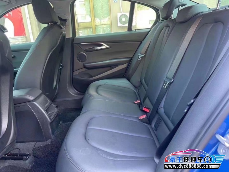 21年宝马1系轿车抵押车出售