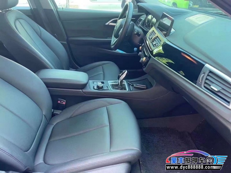 21年宝马1系轿车抵押车出售