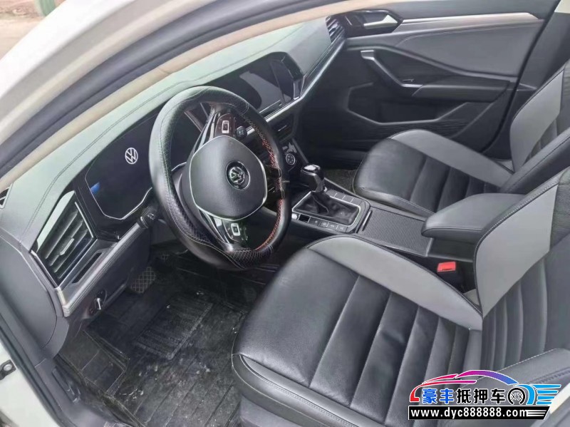 21年大众速腾轿车抵押车出售