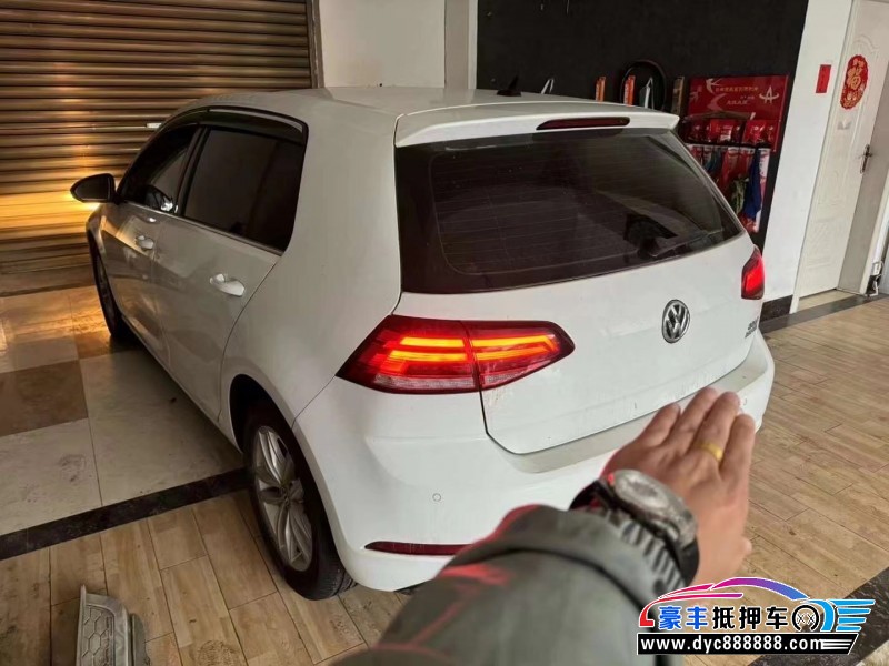 18年大众高尔夫轿车抵押车出售