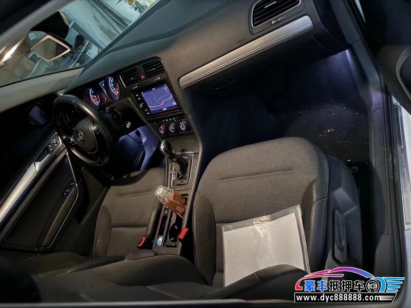 18年大众高尔夫轿车抵押车出售