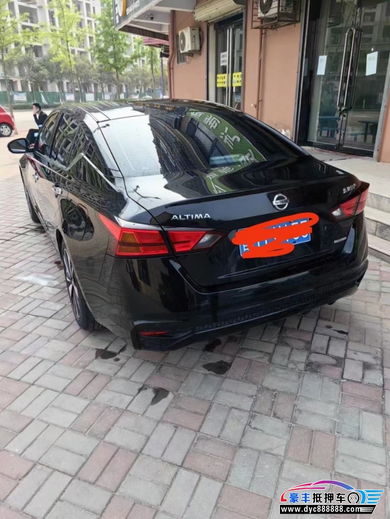 22年日产天籁轿车抵押车出售