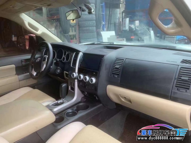 16年丰田红杉轿车抵押车出售