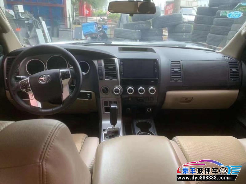 16年丰田红杉轿车抵押车出售