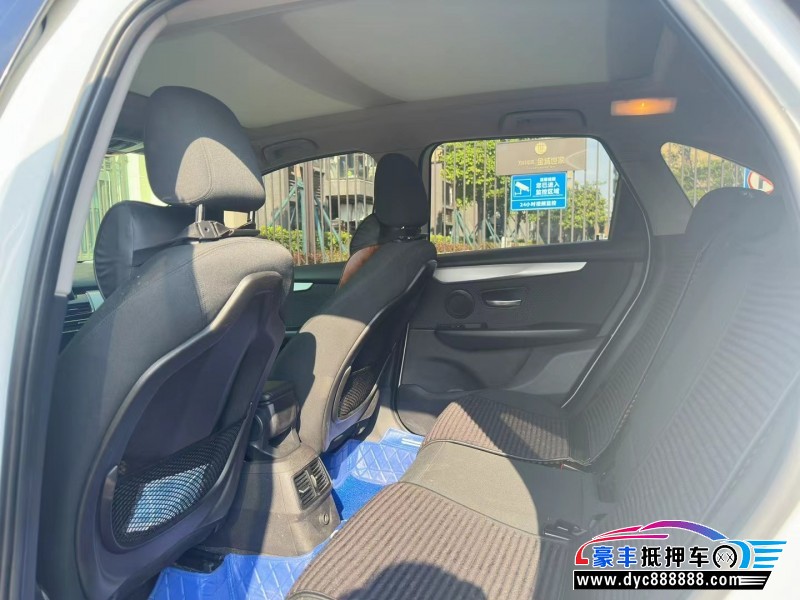 18年宝马2系轿车抵押车出售