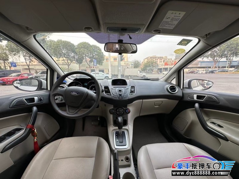 14年福特嘉年华轿车抵押车出售