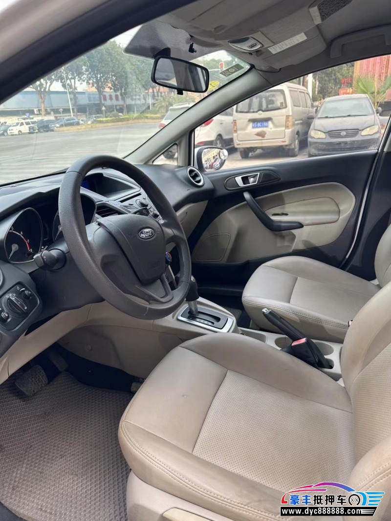 14年福特嘉年华轿车抵押车出售