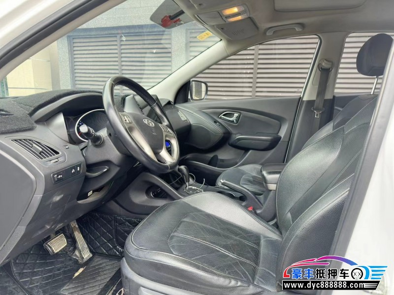 15年现代ix35轿车抵押车出售