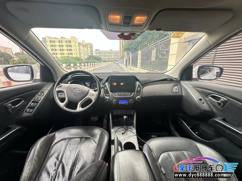 15年现代ix35轿车抵押车出售