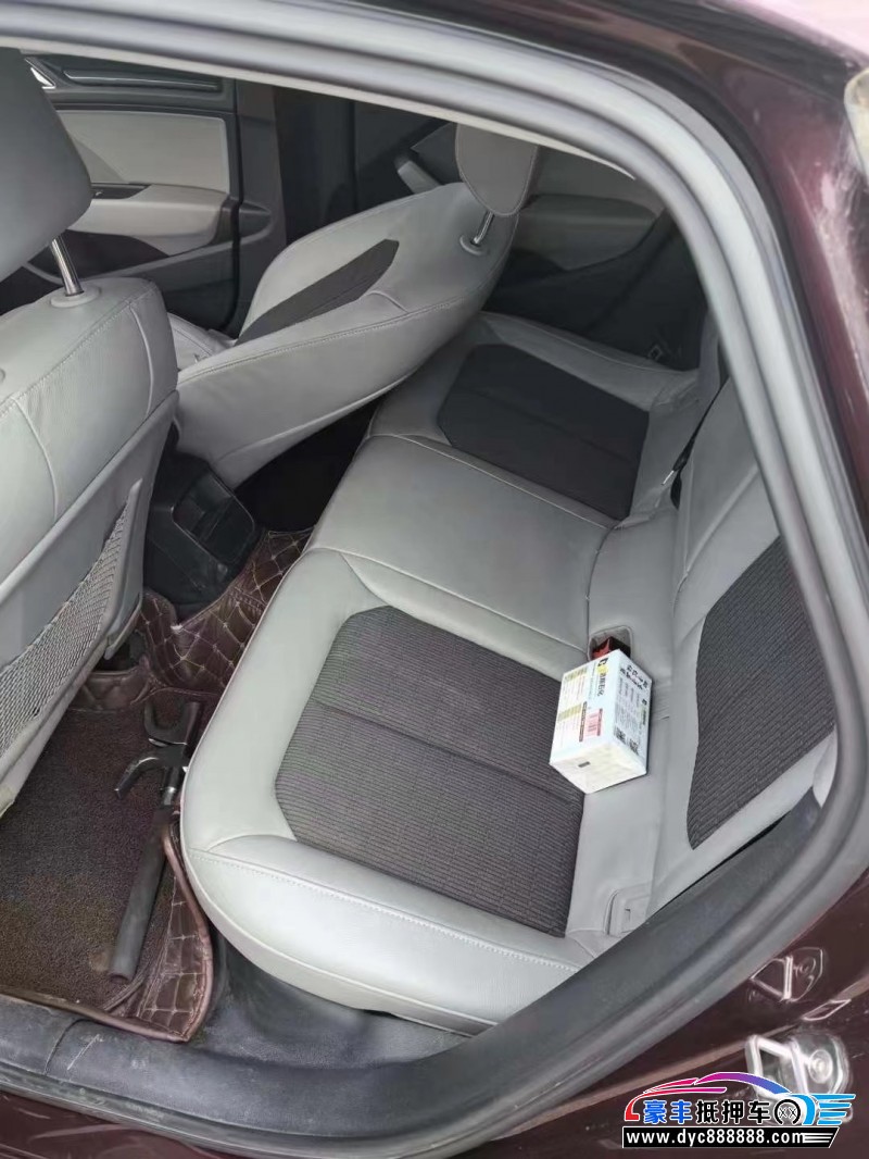 17年奥迪A3轿车抵押车出售