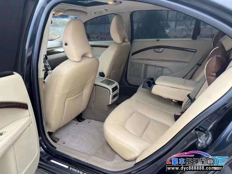 11年沃尔沃S80轿车抵押车出售