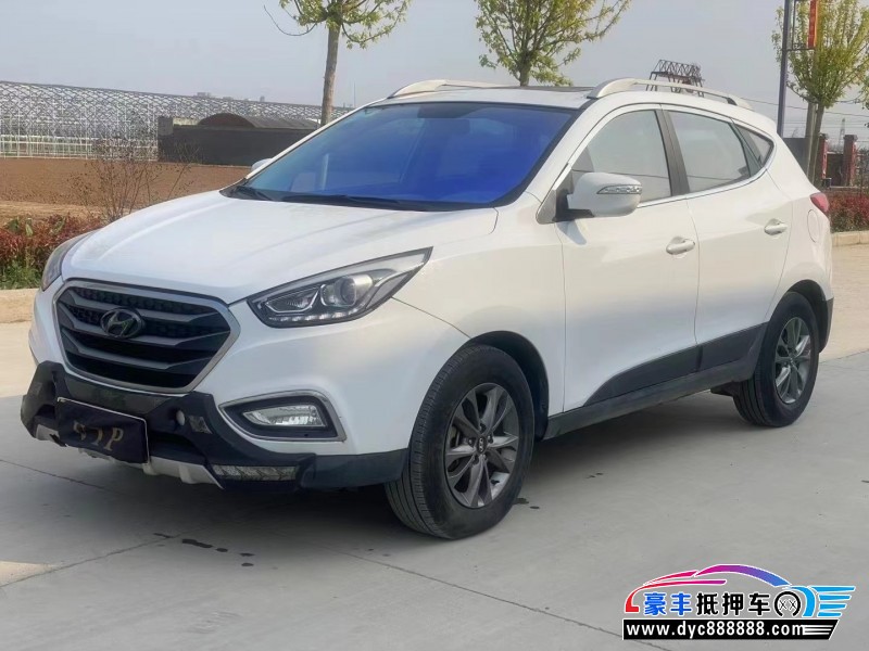 17年现代ix35轿车抵押车出售