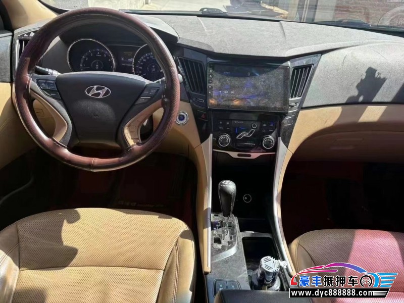 11年现代索纳塔八轿车抵押车出售