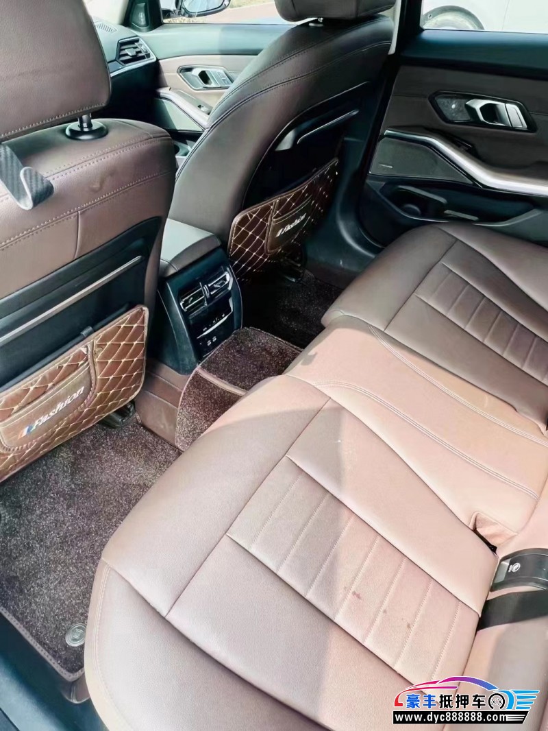 20年宝马3系轿车抵押车出售