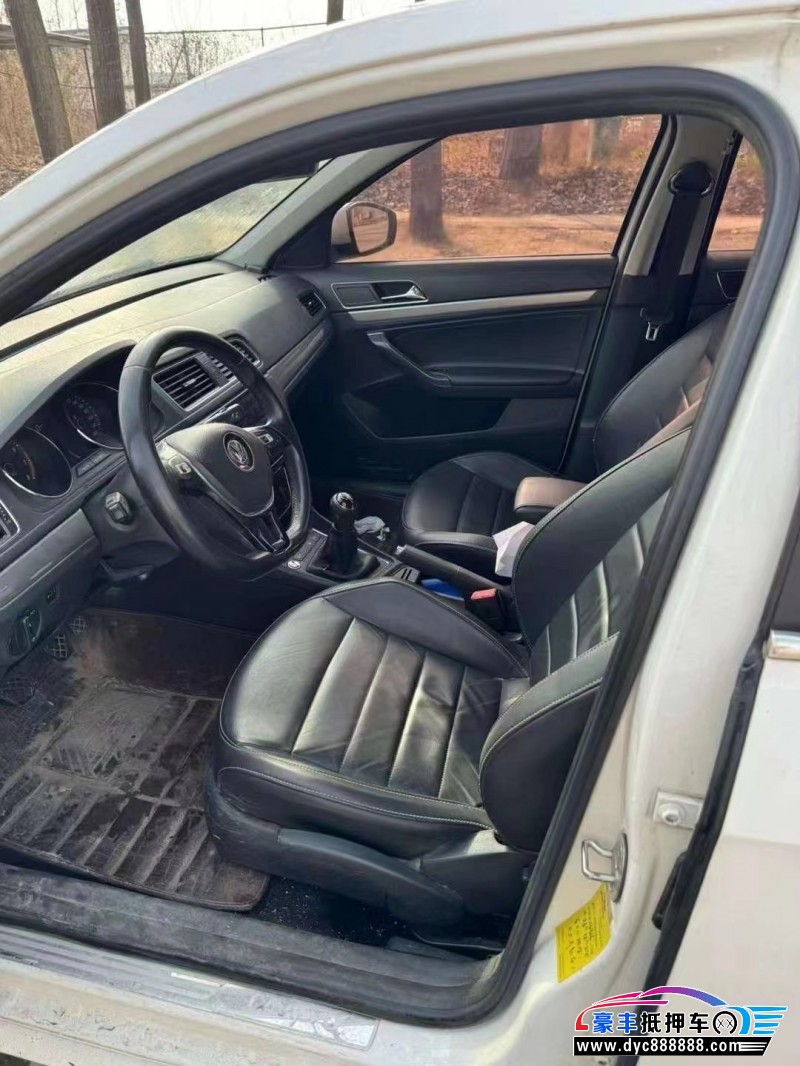 18年大众朗逸轿车抵押车出售